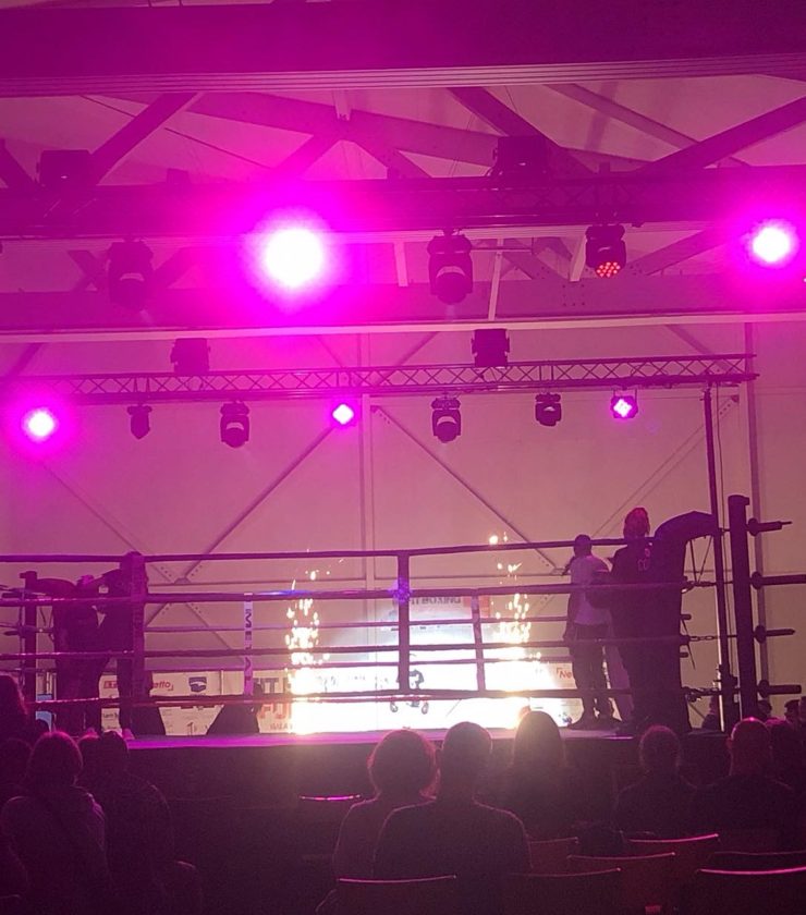 eclairage match boxe RobEvent évènementiel dans le 71, 42, 03, 69 et 63