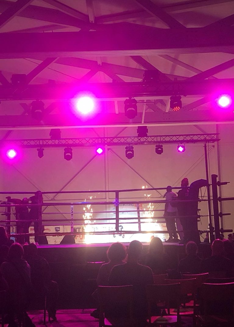 eclairage match boxe RobEvent évènementiel dans le 71, 42, 03, 69 et 63
